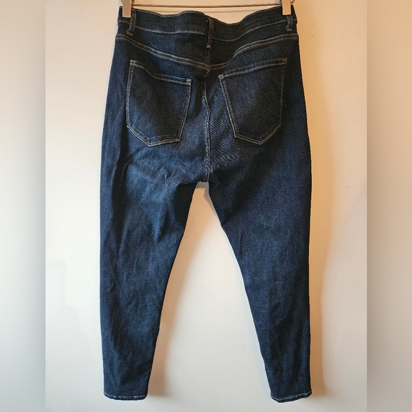 *2 For $30* Banana Republic mid rise skinny jeans. Size 30 - Picture 3 of 3